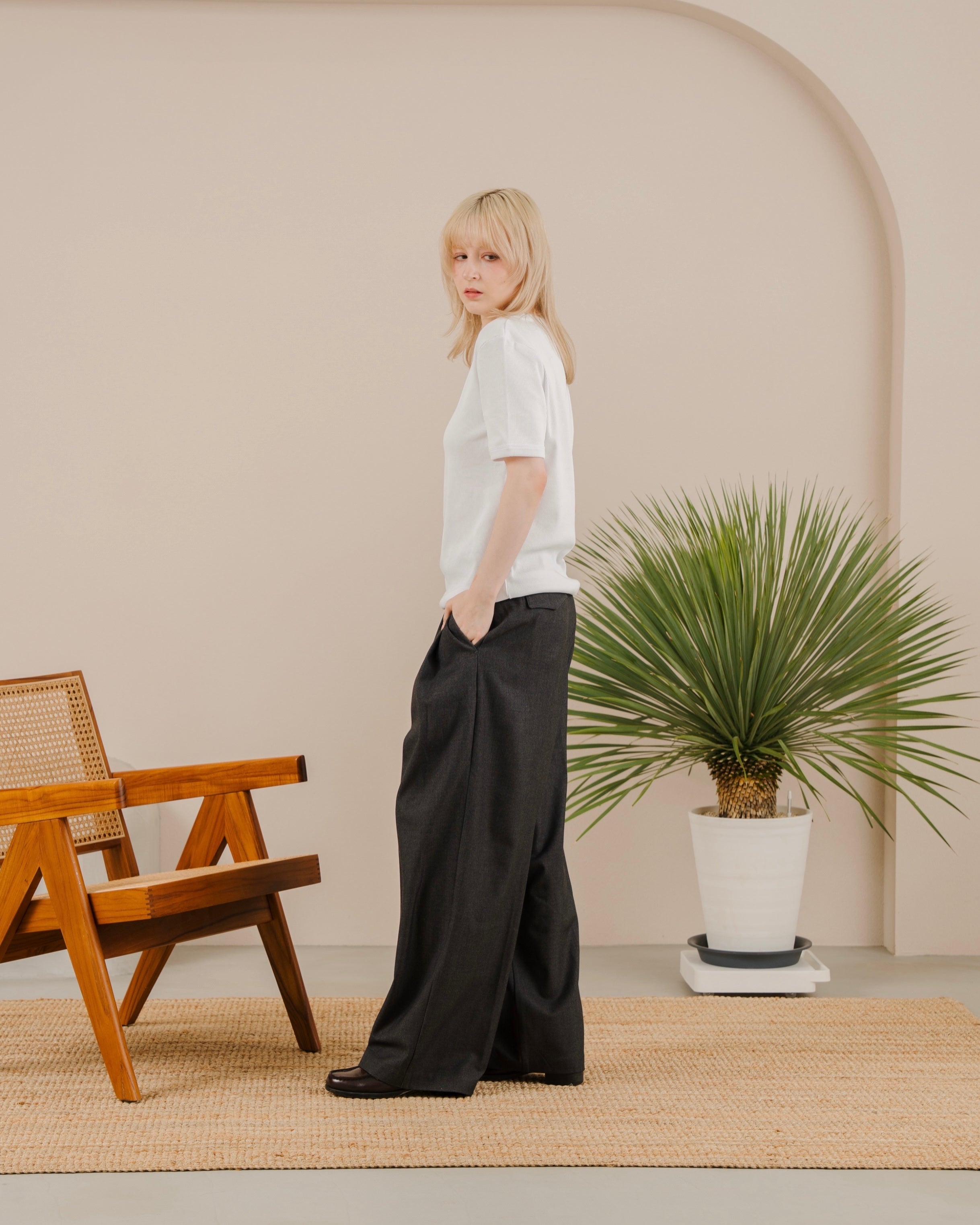 Wool Blend Deep tuck slacks