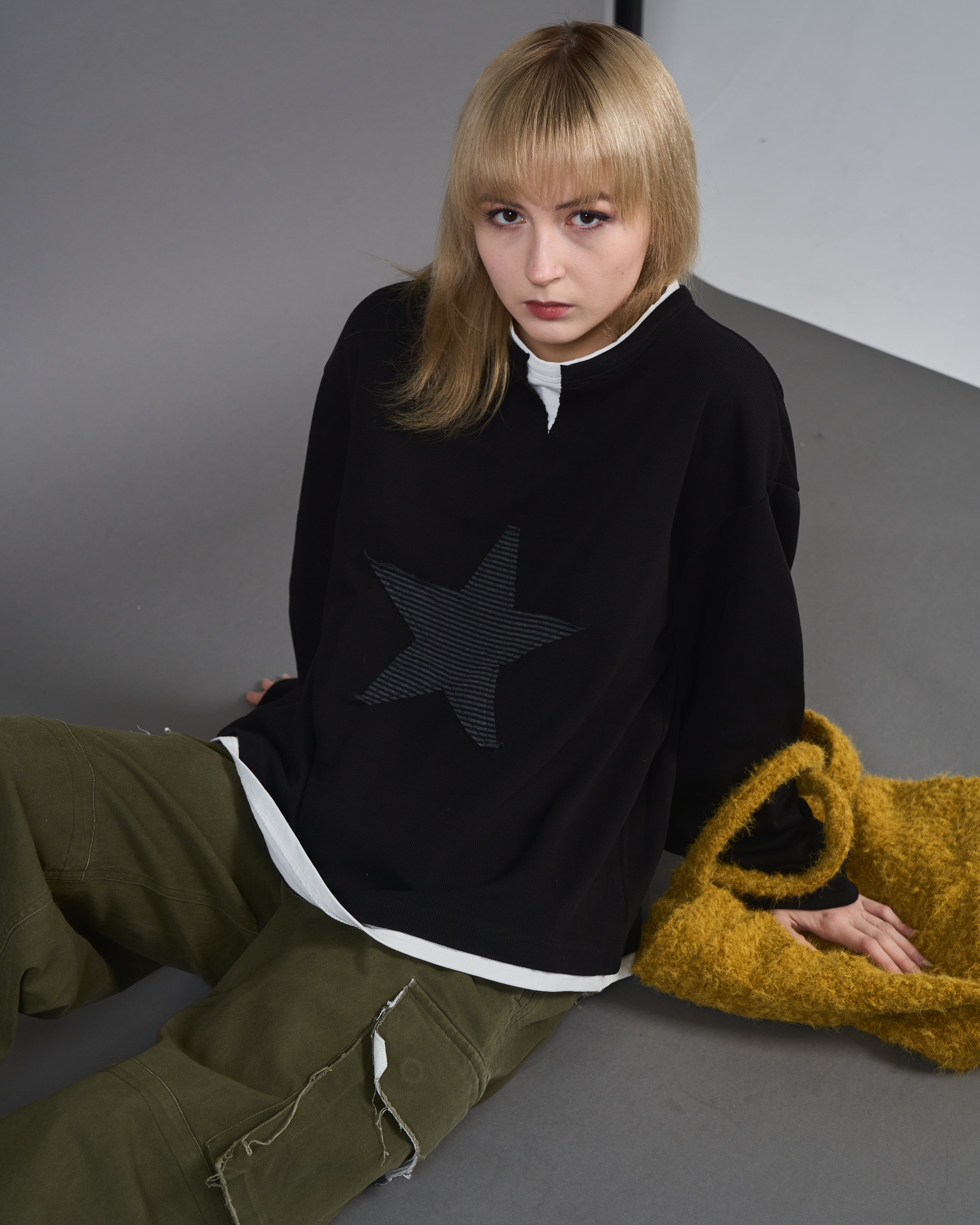 ★韓国の人気★【COVERNAT】★HENLEY NECK STRING SWEATSHIR.T★ Star logo henley neck sweatshirt