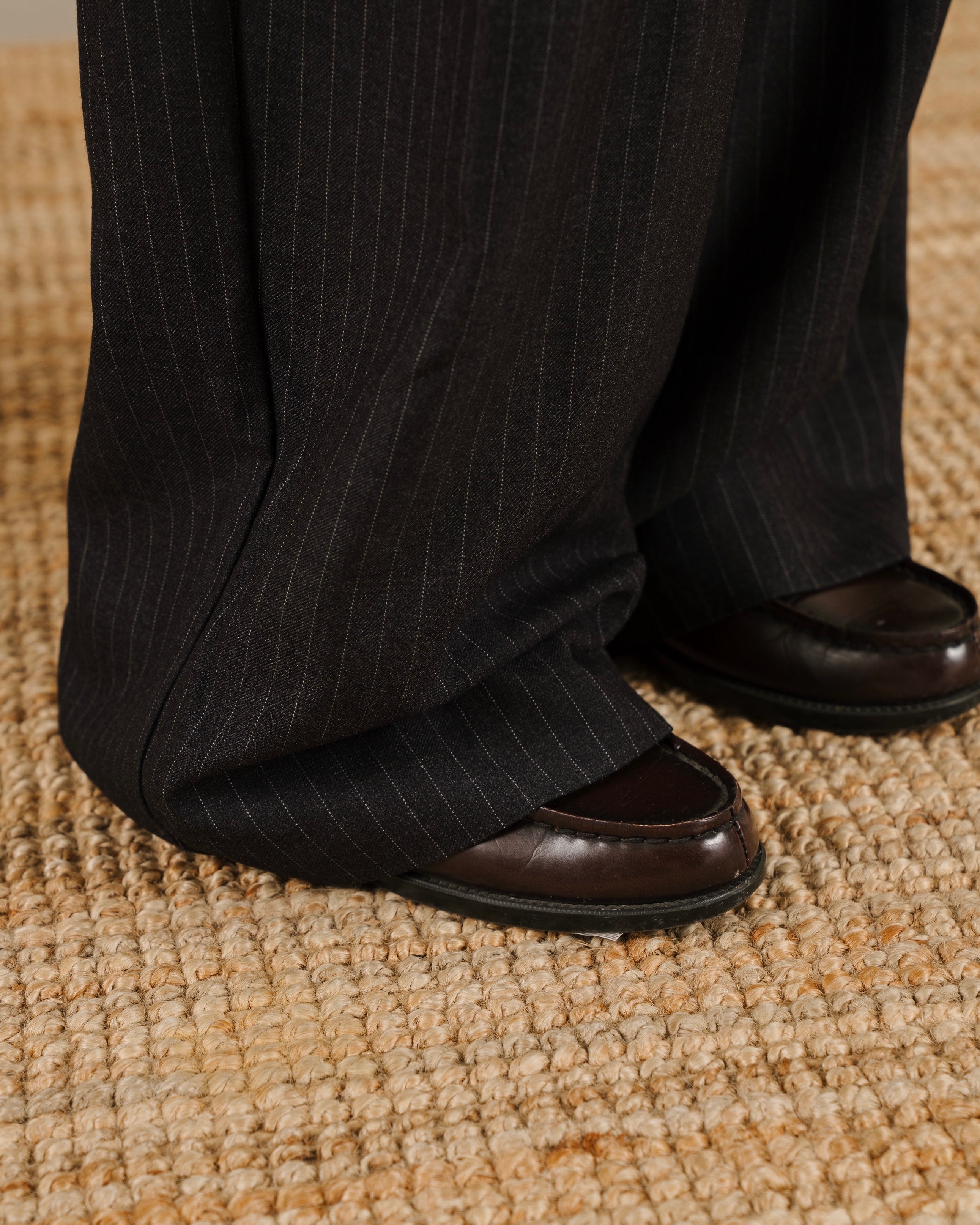 Deep tuck slacks stripe