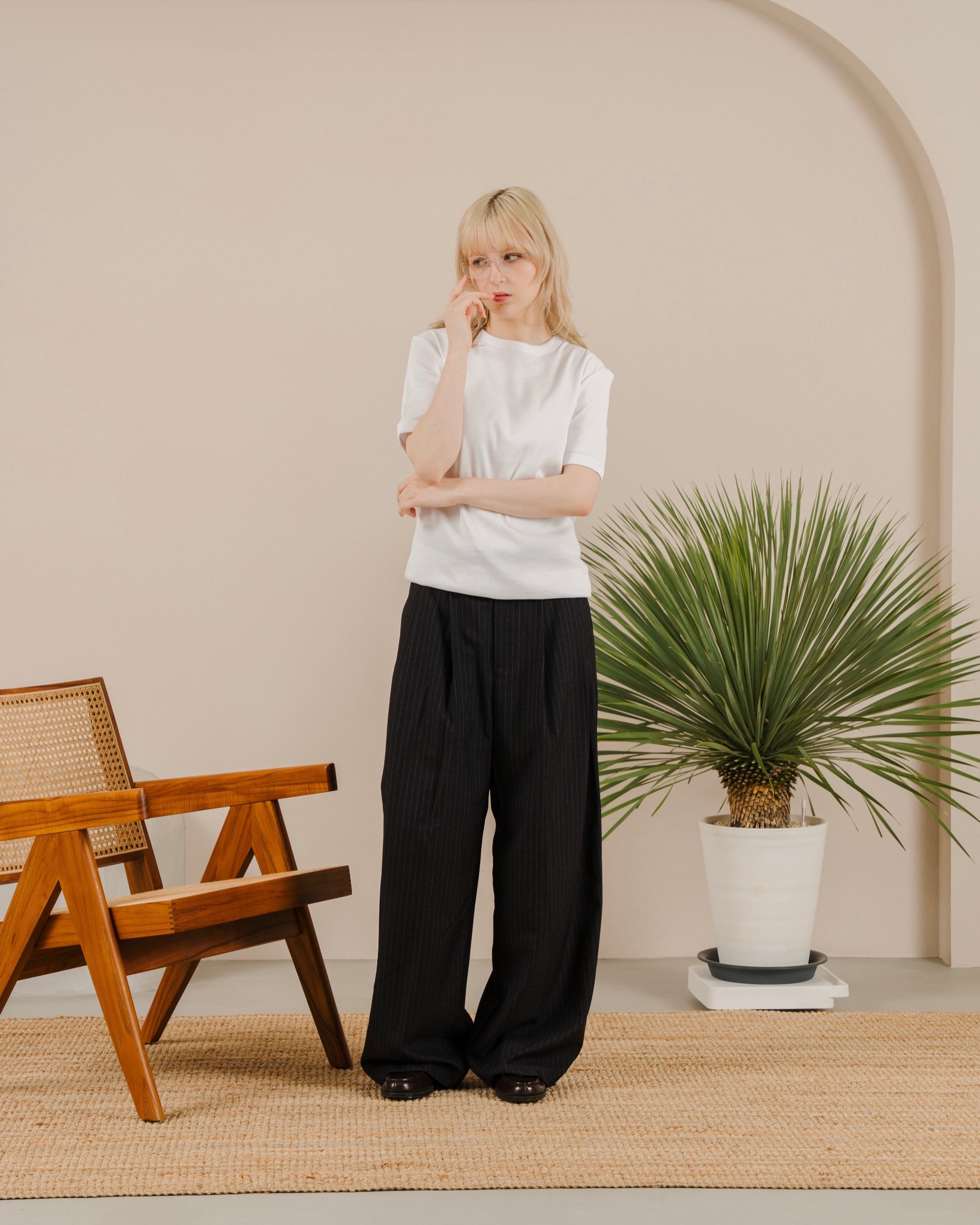 Deep tuck slacks stripe
