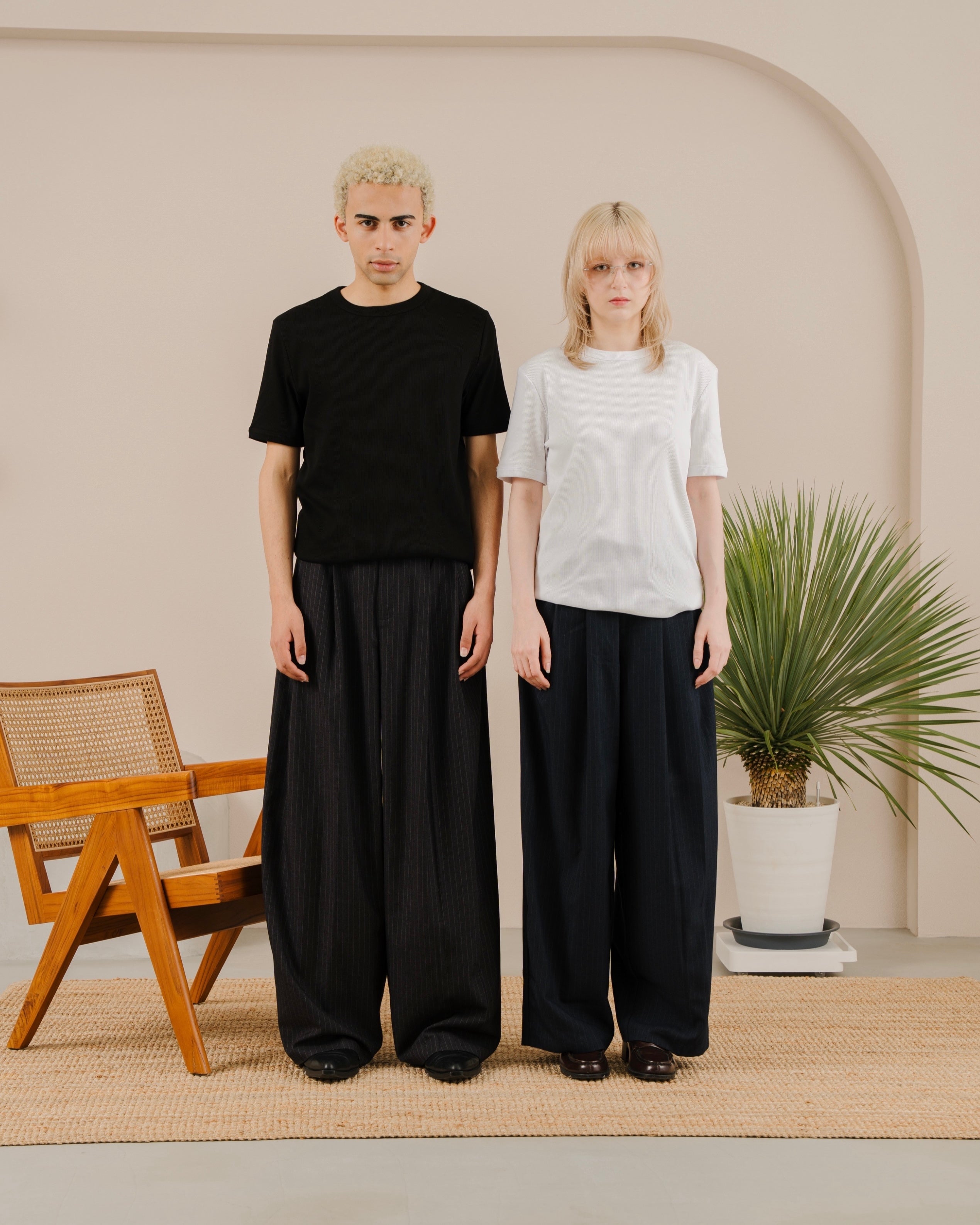 Deep tuck slacks stripe