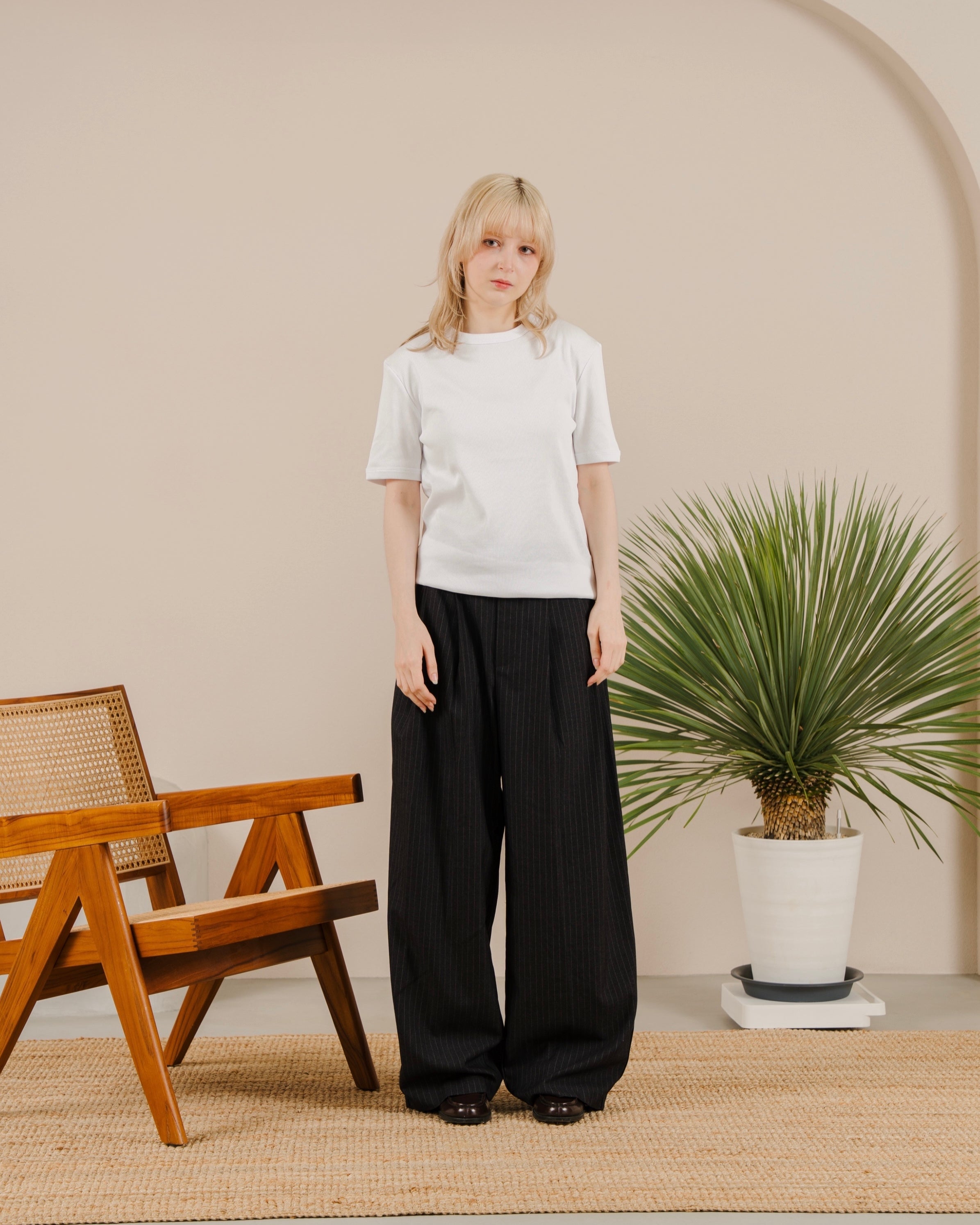 Deep tuck slacks stripe