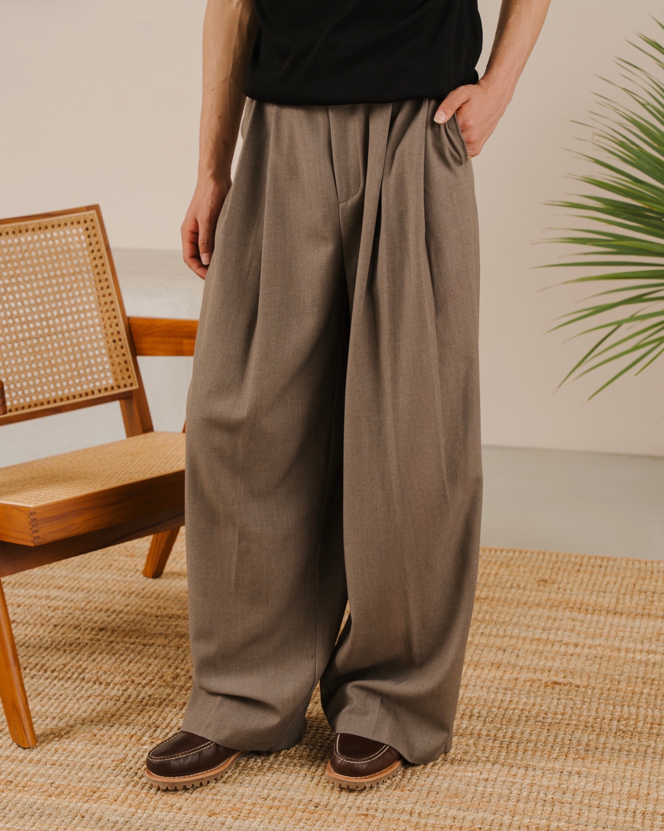 Wool Blend Deep tuck slacks